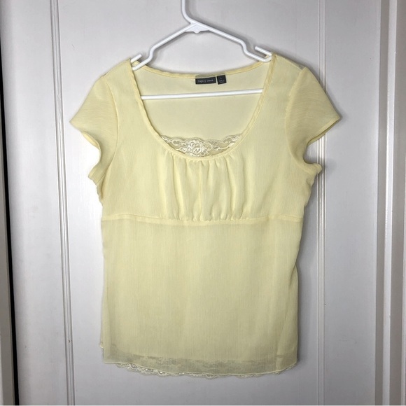 Apt.9 yellow blouse cap sleeves lace and pleating M/L - Picture 1 of 8
